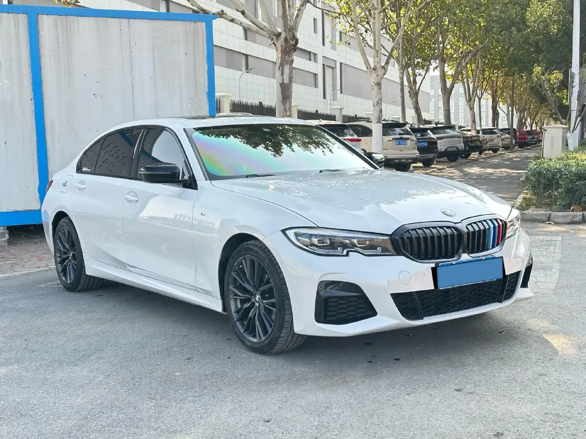 2022 BMW 3 Series 2.0T 184HP L4 8AT,autocango,china used car exporter,china ev exporter,chinese used car exporter,chinese used ev exporter