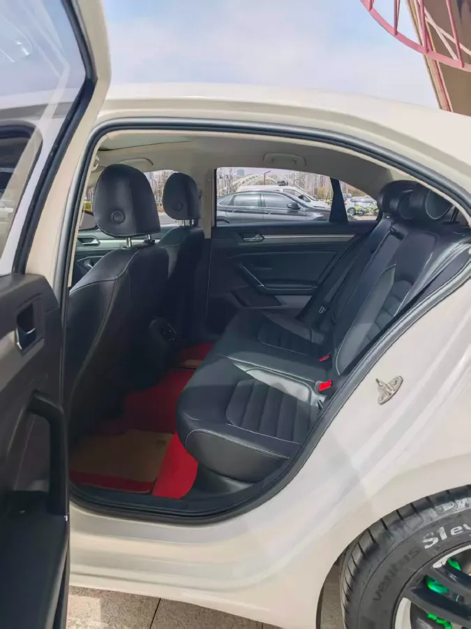 2021 Volkswagen T-Roc 1.4T 150HP L4 7DCT,autocango,china used car exporter,china ev exporter,chinese used car exporter,chinese used ev exporter