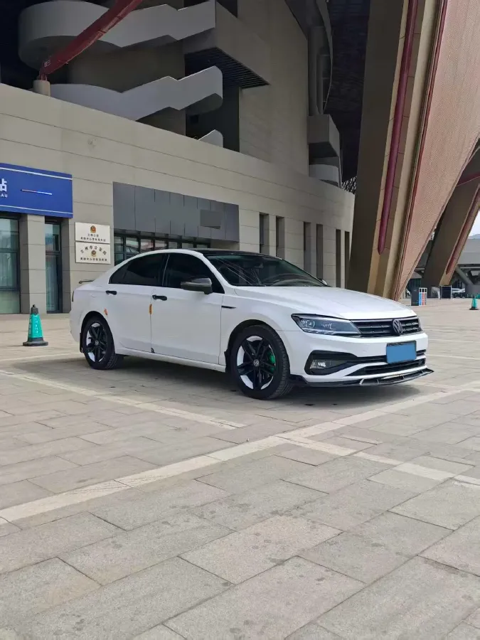 2021 Volkswagen T-Roc 1.4T 150HP L4 7DCT,autocango,china used car exporter,china ev exporter,chinese used car exporter,chinese used ev exporter