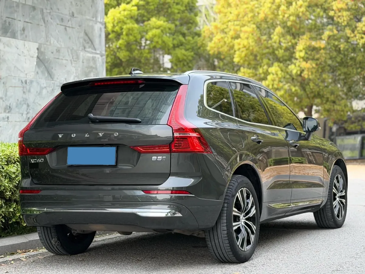 2022 Volvo XC60 2.0T 250HP L4 8AT,autocango,china used car exporter,china ev exporter,chinese used car exporter,chinese used ev exporter