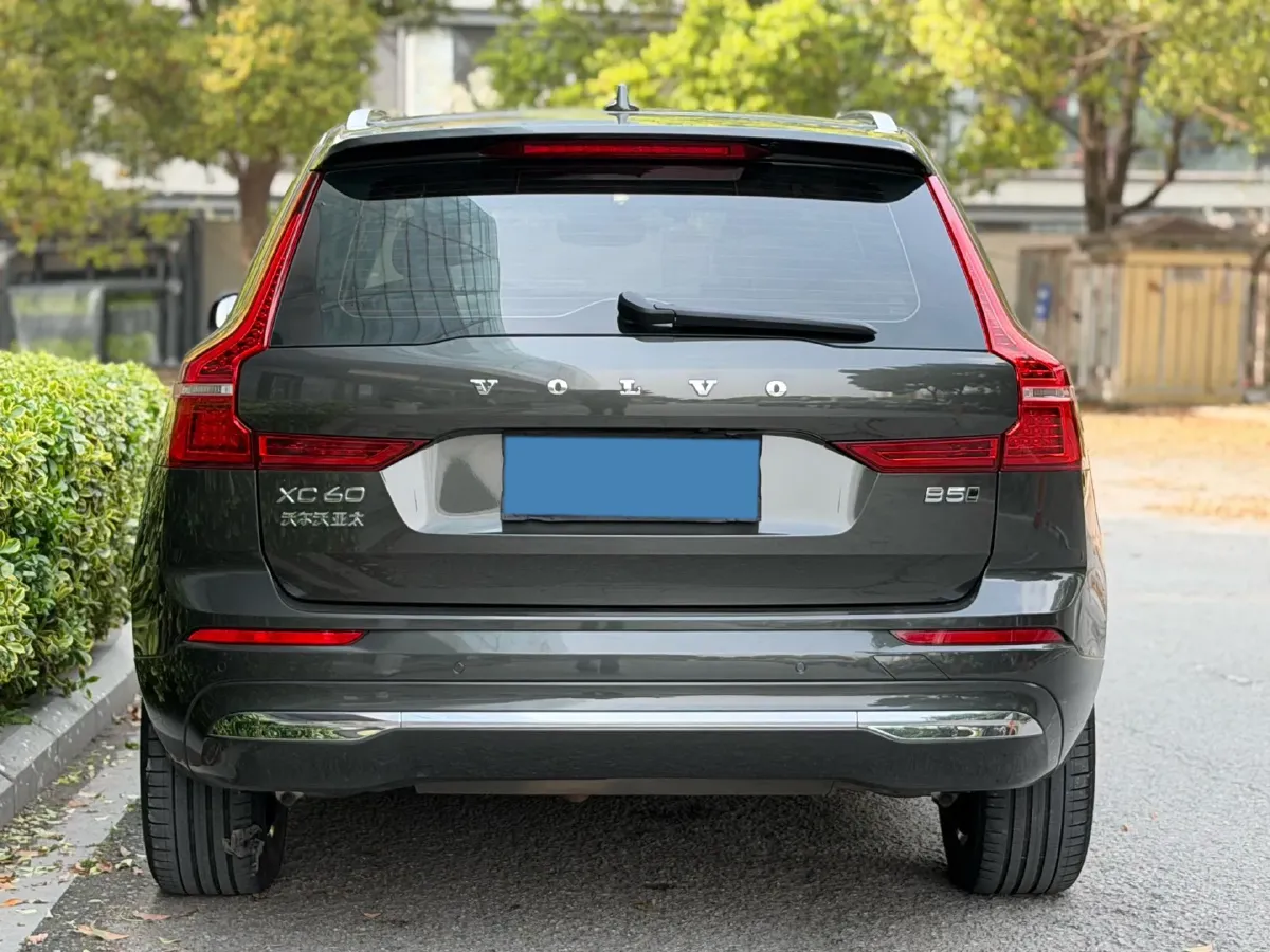 2022 Volvo XC60 2.0T 250HP L4 8AT,autocango,china used car exporter,china ev exporter,chinese used car exporter,chinese used ev exporter