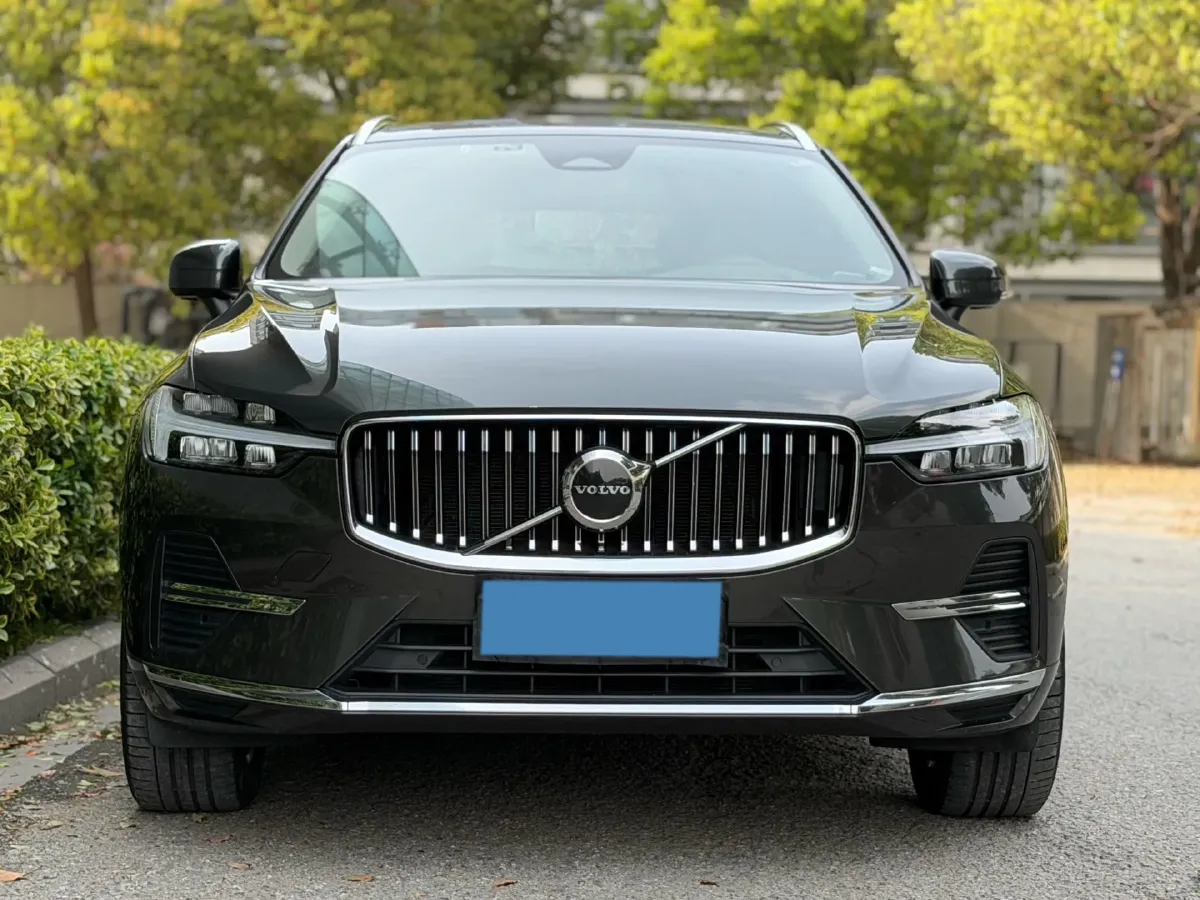 2022 Volvo XC60 2.0T 250HP L4 8AT,autocango,china used car exporter,china ev exporter,chinese used car exporter,chinese used ev exporter