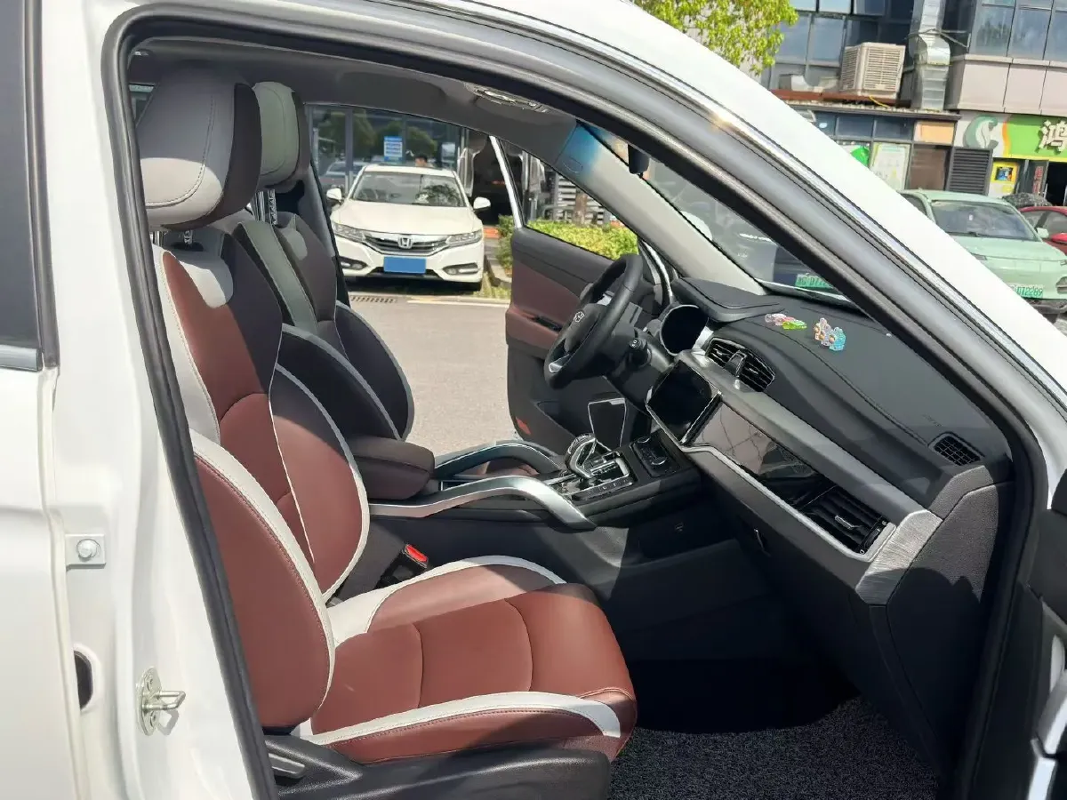 2022 Geely Azkarra 1.8T 184HP L4 7DCT,autocango,china used car exporter,china ev exporter,chinese used car exporter,chinese used ev exporter