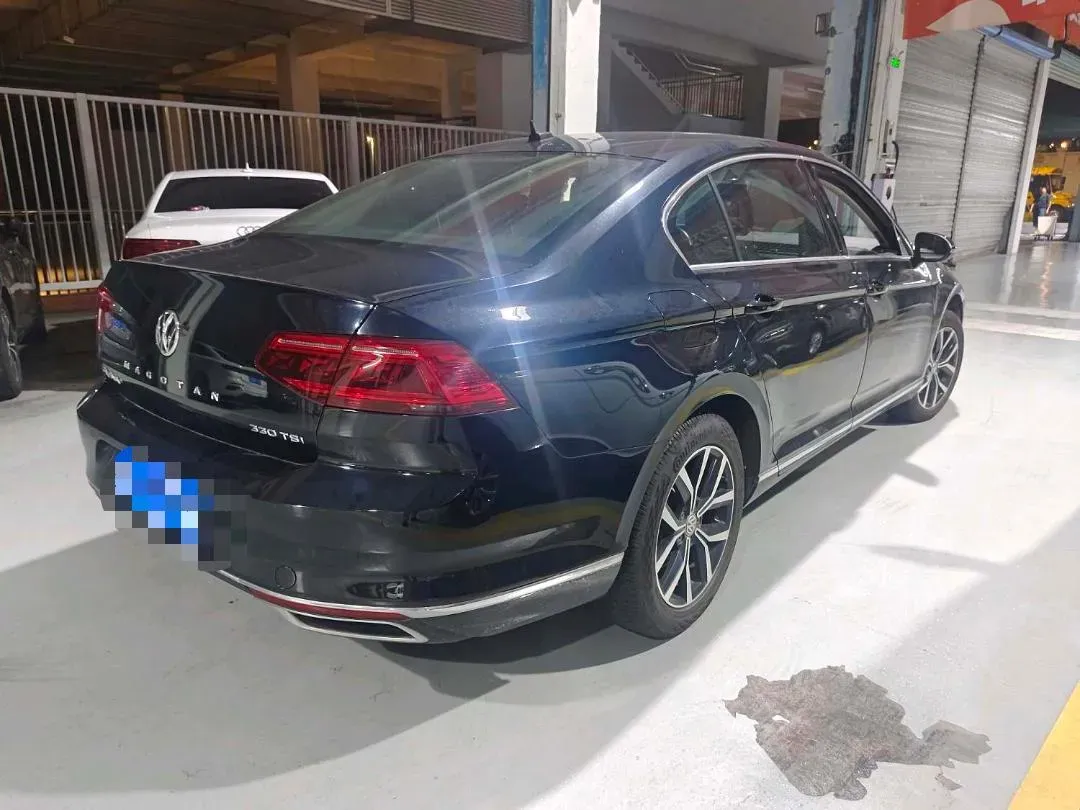 2020 Volkswagen Magotan 2.0T 186HP L4 7DCT,autocango,china used car exporter,china ev exporter,chinese used car exporter,chinese used ev exporter