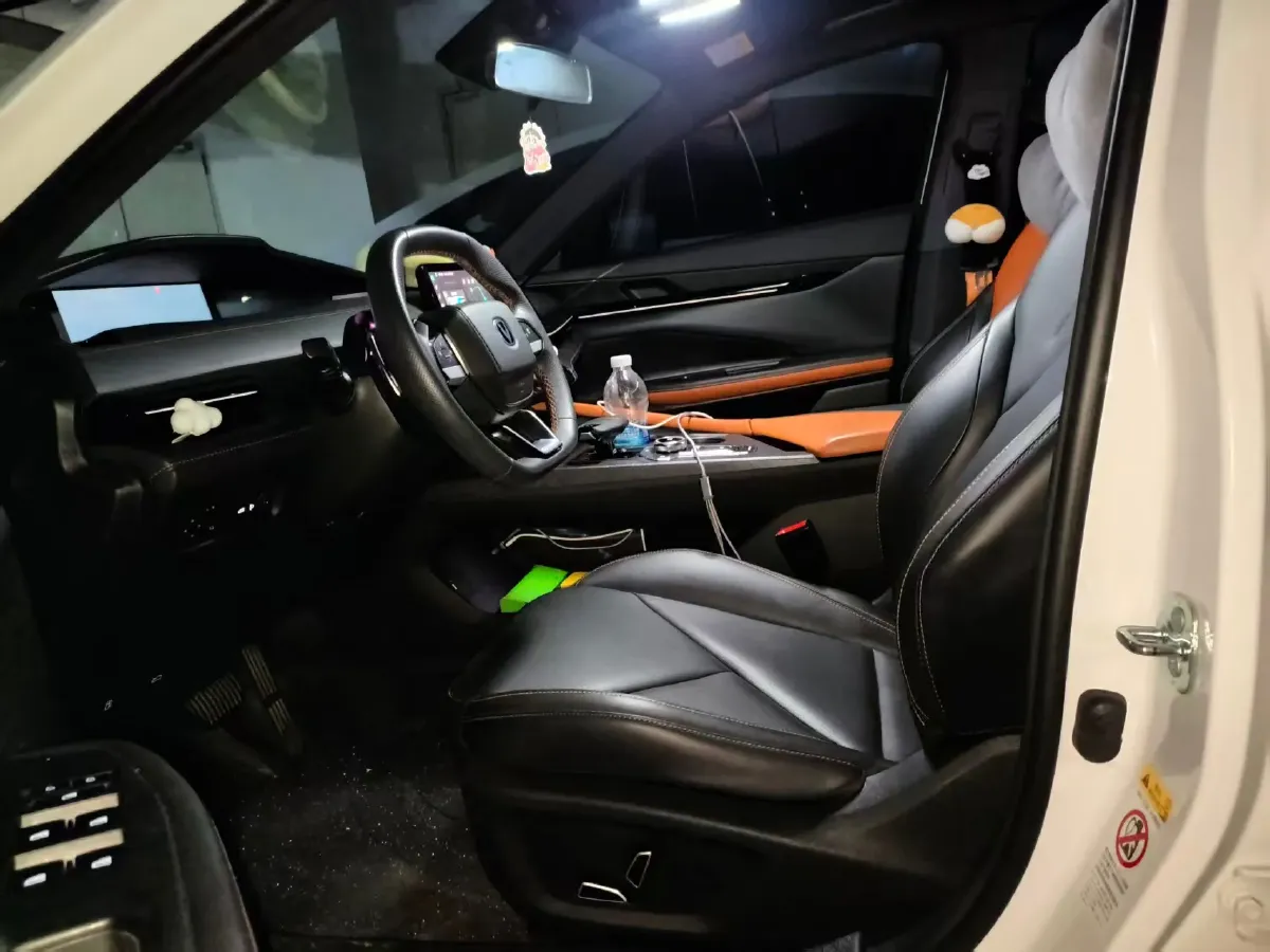 2022 ChangAn UNI-V 1.5T 188HP L4 7DCT,autocango,china used car exporter,china ev exporter,chinese used car exporter,chinese used ev exporter