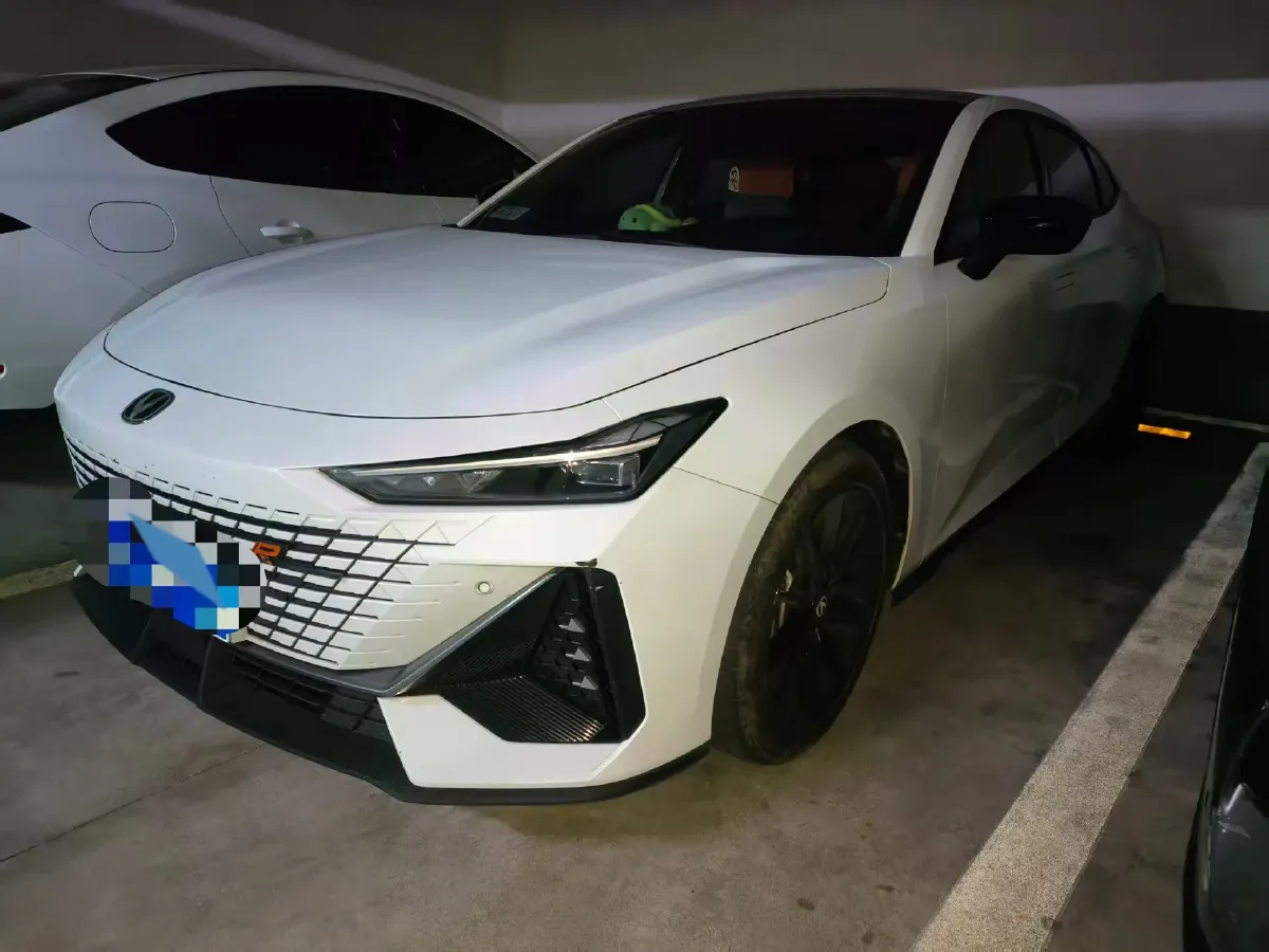 2022 ChangAn UNI-V 1.5T 188HP L4 7DCT,autocango,china used car exporter,china ev exporter,chinese used car exporter,chinese used ev exporter