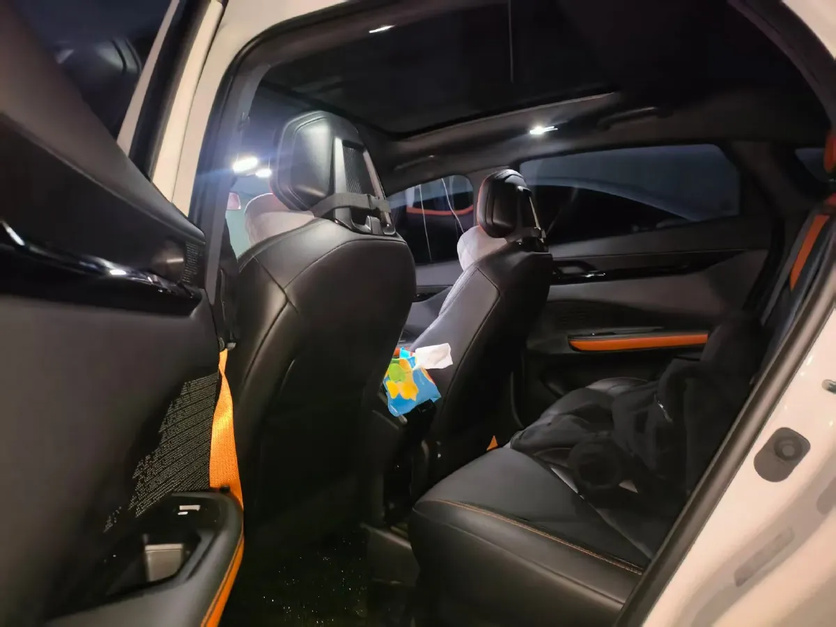 2022 ChangAn UNI-V 1.5T 188HP L4 7DCT,autocango,china used car exporter,china ev exporter,chinese used car exporter,chinese used ev exporter