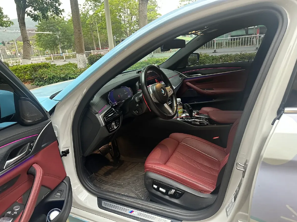 2023 BMW 5 Series 2.0T 245HP L4 8AT,autocango,china used car exporter,china ev exporter,chinese used car exporter,chinese used ev exporter