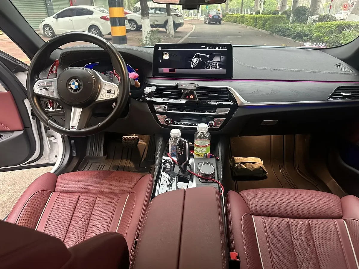 2023 BMW 5 Series 2.0T 245HP L4 8AT,autocango,china used car exporter,china ev exporter,chinese used car exporter,chinese used ev exporter