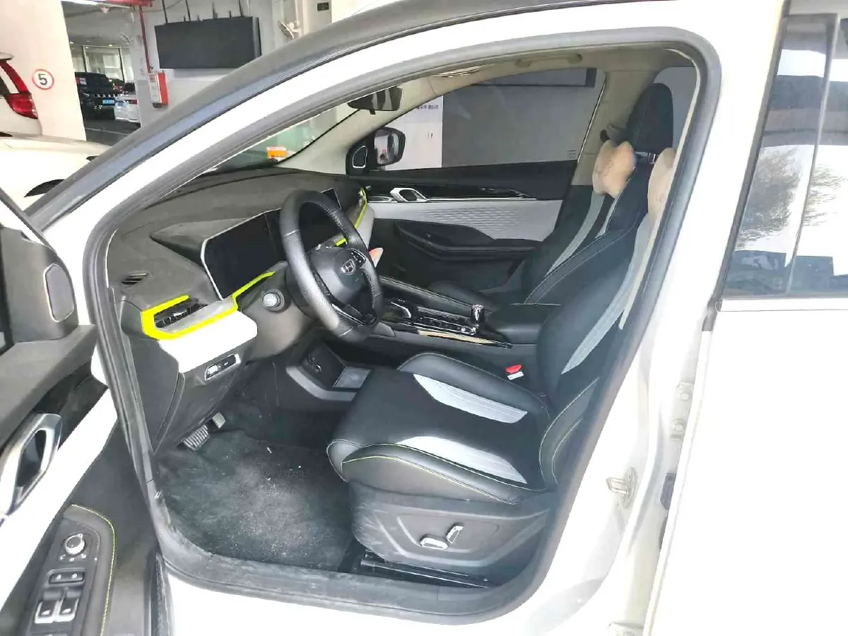 2022 Geely Coolray 1.5T 181HP L4 7DCT,autocango,china used car exporter,china ev exporter,chinese used car exporter,chinese used ev exporter