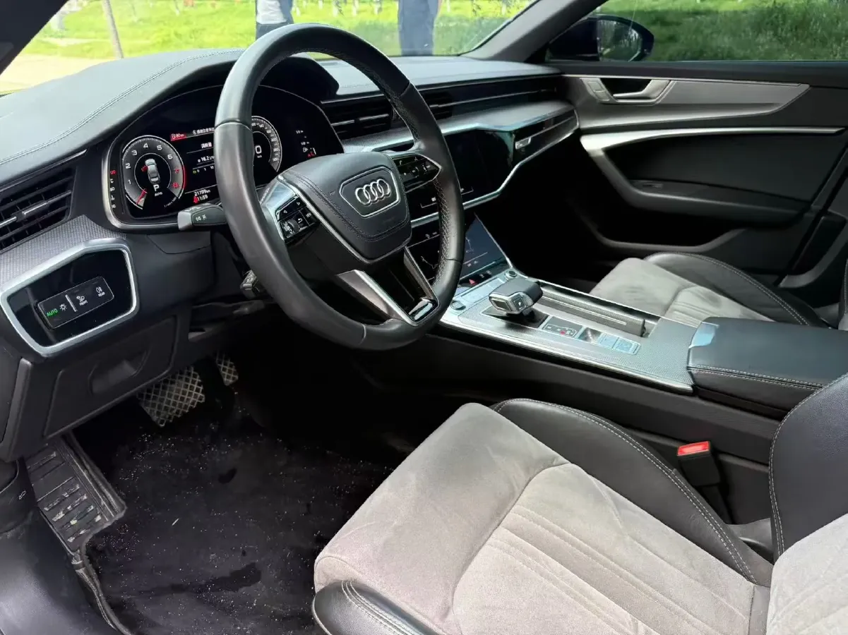 2023 Audi A6L 2.0T 190HP L4 7DCT,autocango,china used car exporter,china ev exporter,chinese used car exporter,chinese used ev exporter