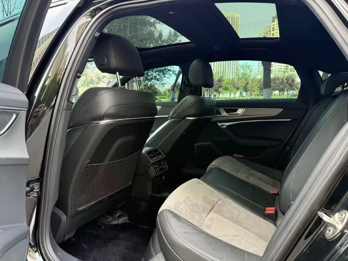 2023 Audi A6L 2.0T 190HP L4 7DCT,autocango,china used car exporter,china ev exporter,chinese used car exporter,chinese used ev exporter