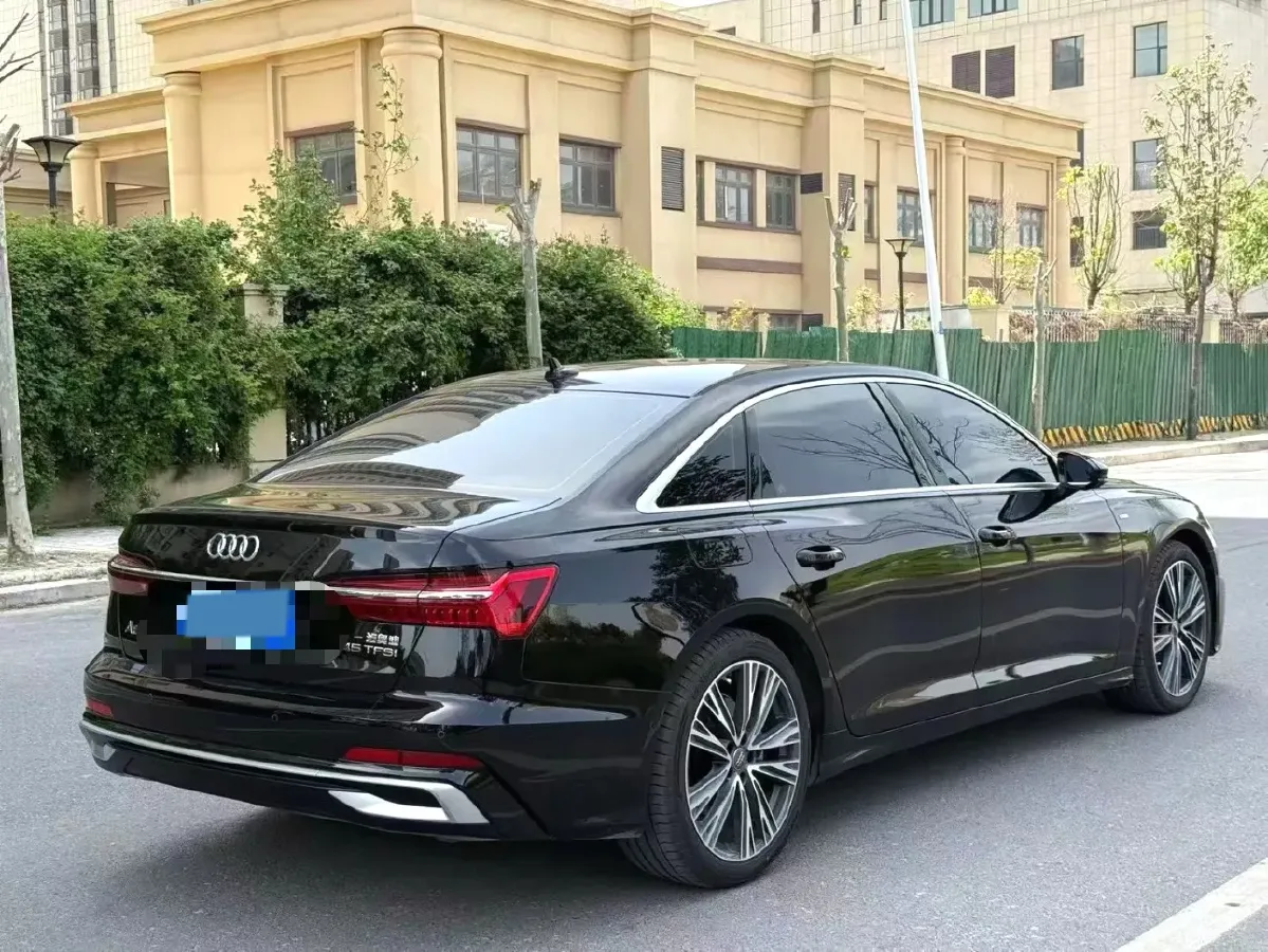 2023 Audi A6L 2.0T 190HP L4 7DCT,autocango,china used car exporter,china ev exporter,chinese used car exporter,chinese used ev exporter