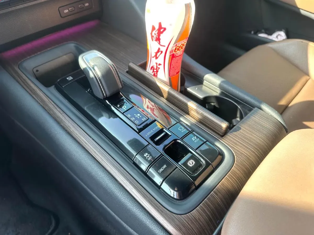 2024 Toyota Crown 2.5L 185HP L4 E-CVT Hybrid,autocango,china used car exporter,china ev exporter,chinese used car exporter,chinese used ev exporter