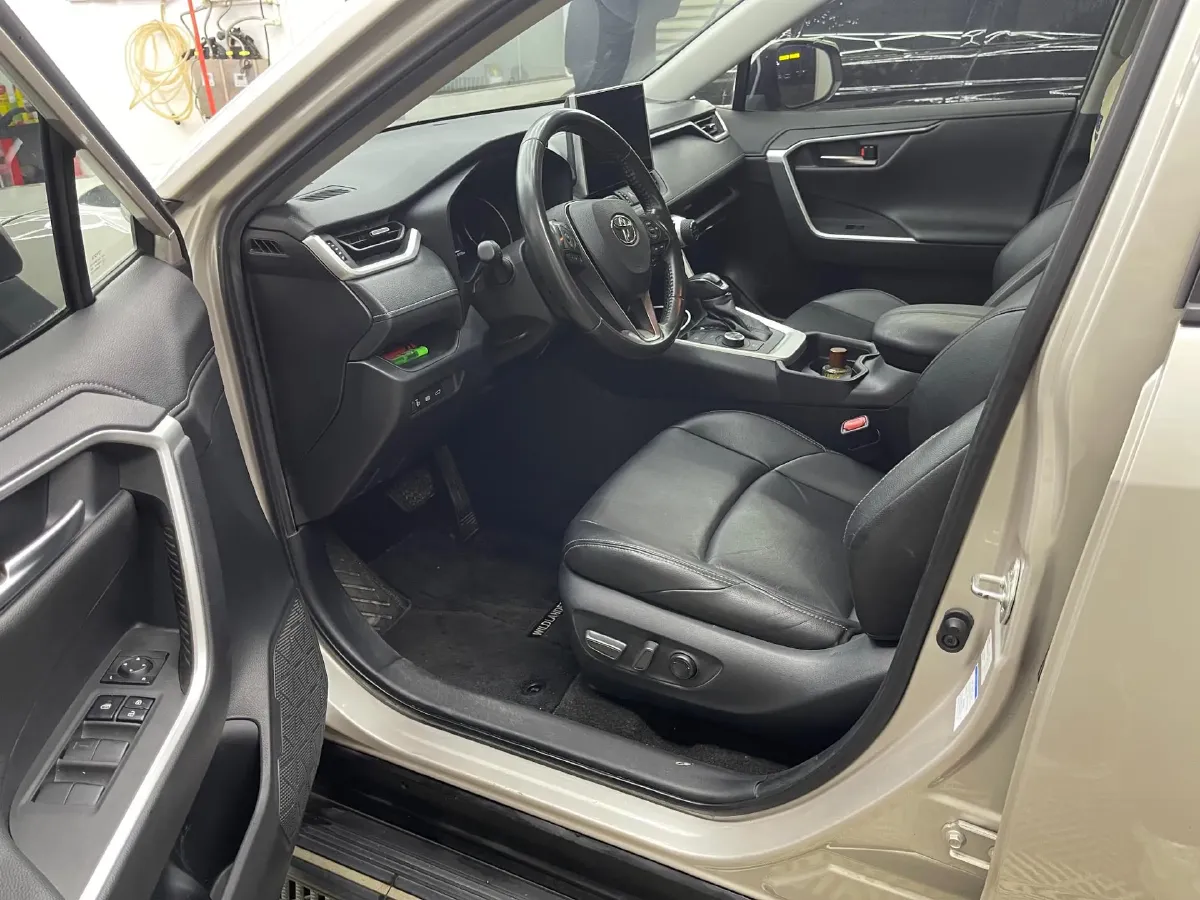 2022 Toyota Wildlander 2.5L 178HP L4 E-CVT Hybrid,autocango,china used car exporter,china ev exporter,chinese used car exporter,chinese used ev exporter