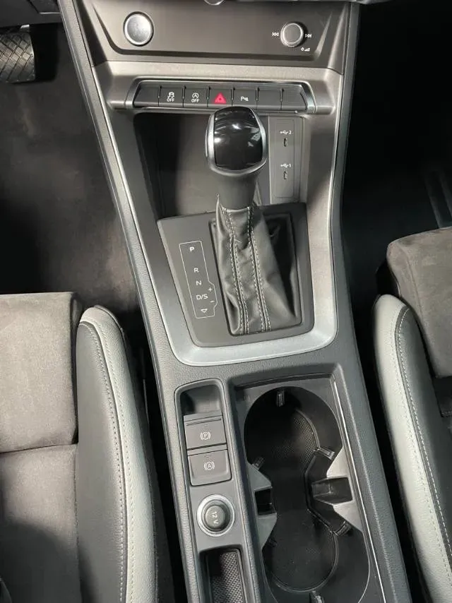 2022 Audi Q3 1.4T 150HP L4 7DCT,autocango,china used car exporter,china ev exporter,chinese used car exporter,chinese used ev exporter