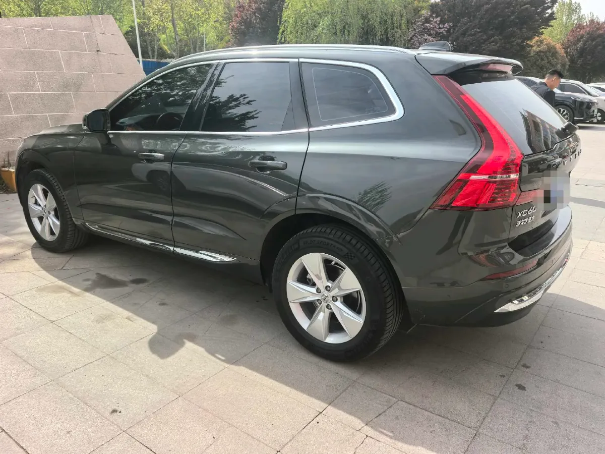 2022 Volvo XC60 2.0T 250HP L4 8AT,autocango,china used car exporter,china ev exporter,chinese used car exporter,chinese used ev exporter