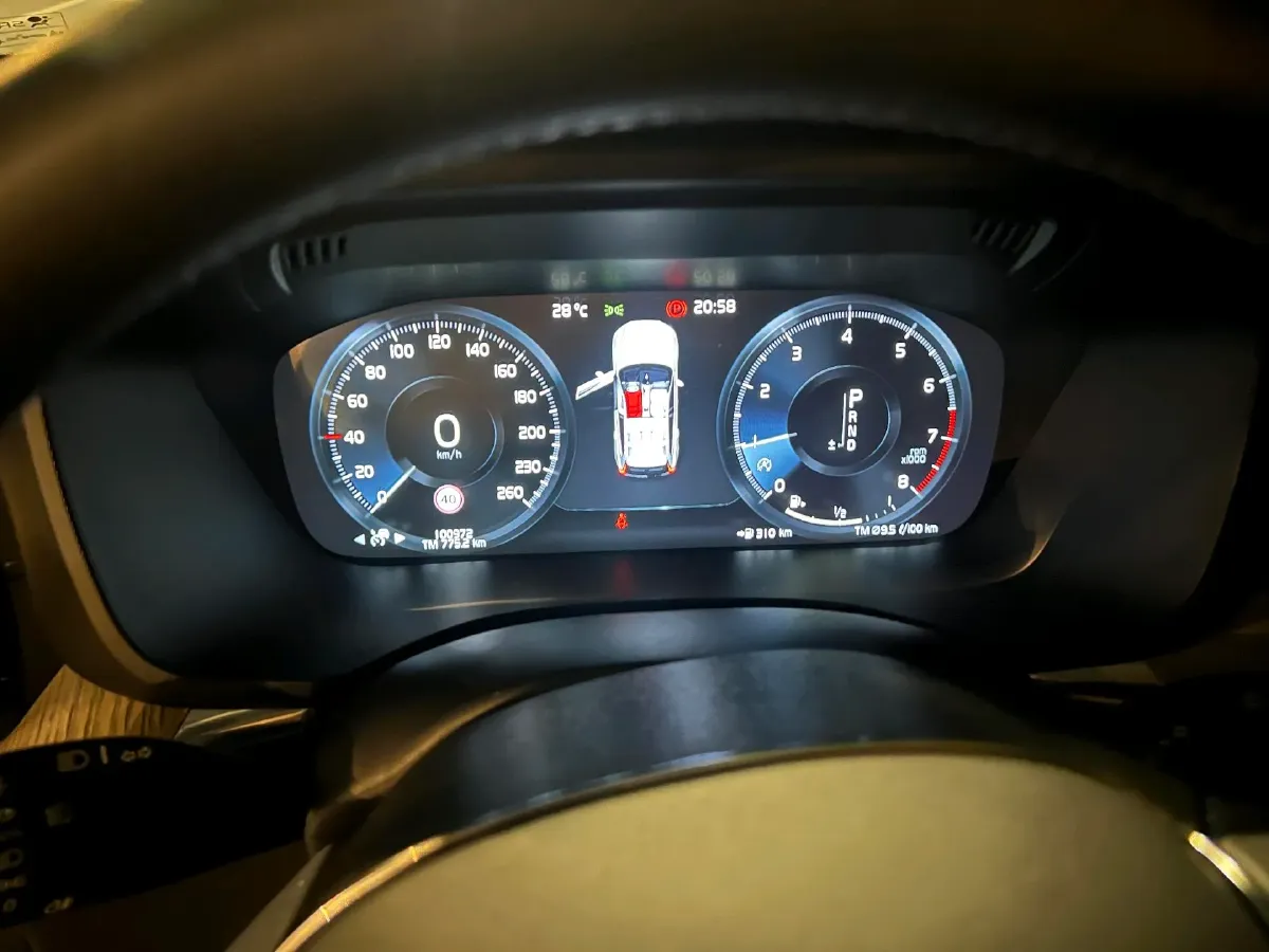 2020 Volvo XC60 2.0T 254HP L4 8AT,autocango,china used car exporter,china ev exporter,chinese used car exporter,chinese used ev exporter