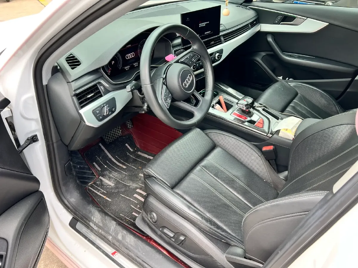 2020 Audi A4L 2.0T 190HP L4 7DCT,autocango,china used car exporter,china ev exporter,chinese used car exporter,chinese used ev exporter