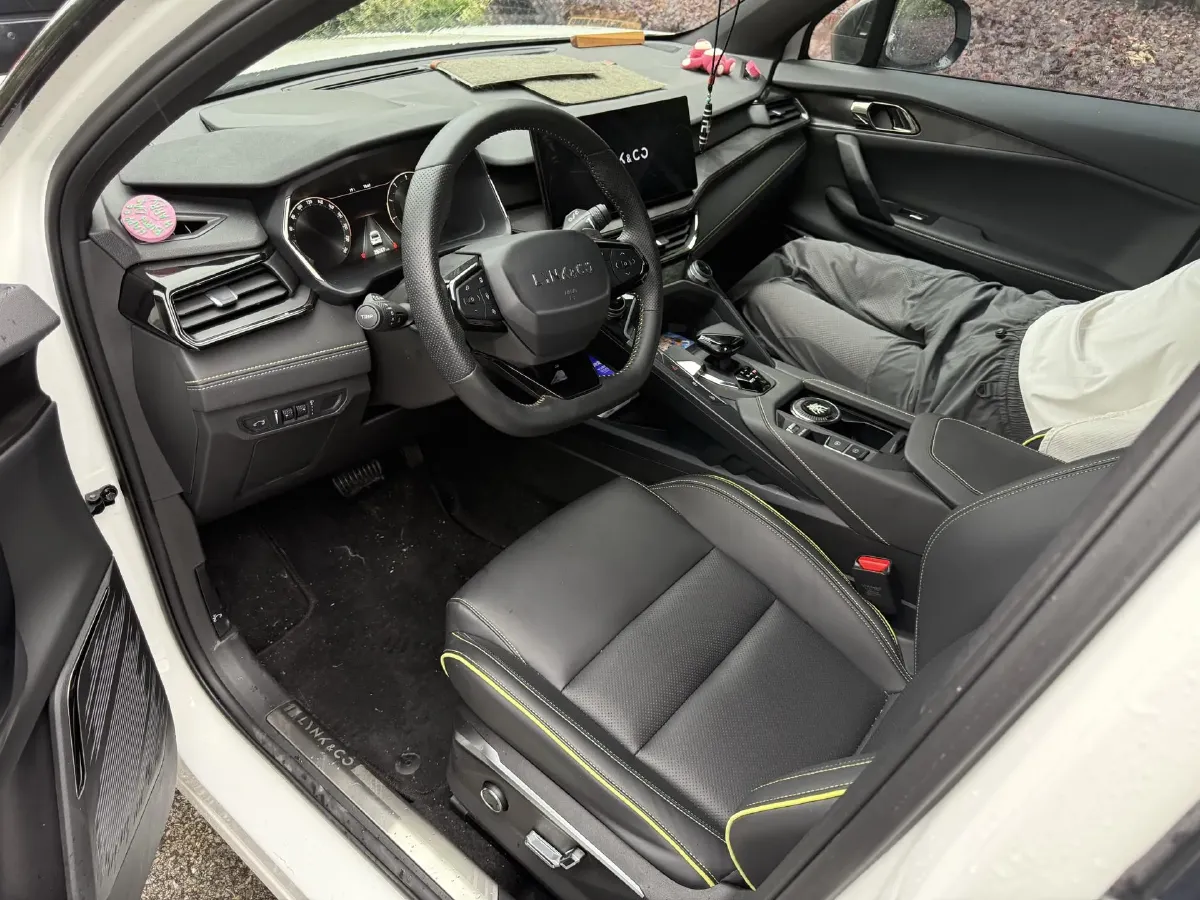 2023 LYNK&CO 06 1.5T 181HP L4 7DCT,autocango,china used car exporter,china ev exporter,chinese used car exporter,chinese used ev exporter