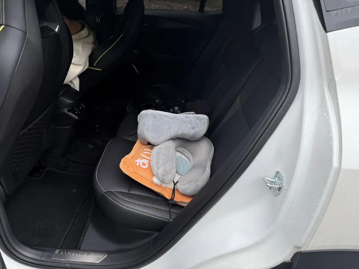 2023 LYNK&CO 06 1.5T 181HP L4 7DCT,autocango,china used car exporter,china ev exporter,chinese used car exporter,chinese used ev exporter