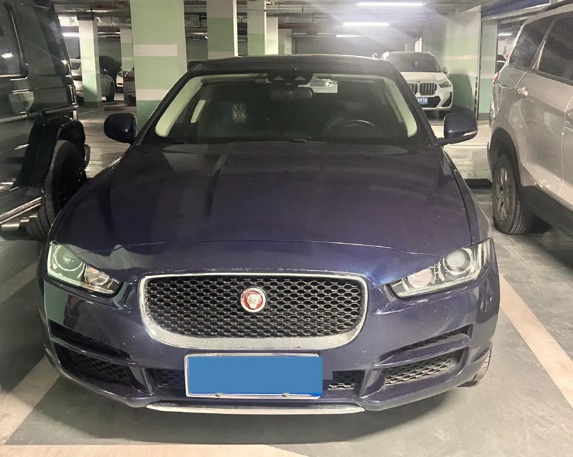 2018 Toyota Crown 2.0T 235HP L4 8AT,autocango,china used car exporter,china ev exporter,chinese used car exporter,chinese used ev exporter