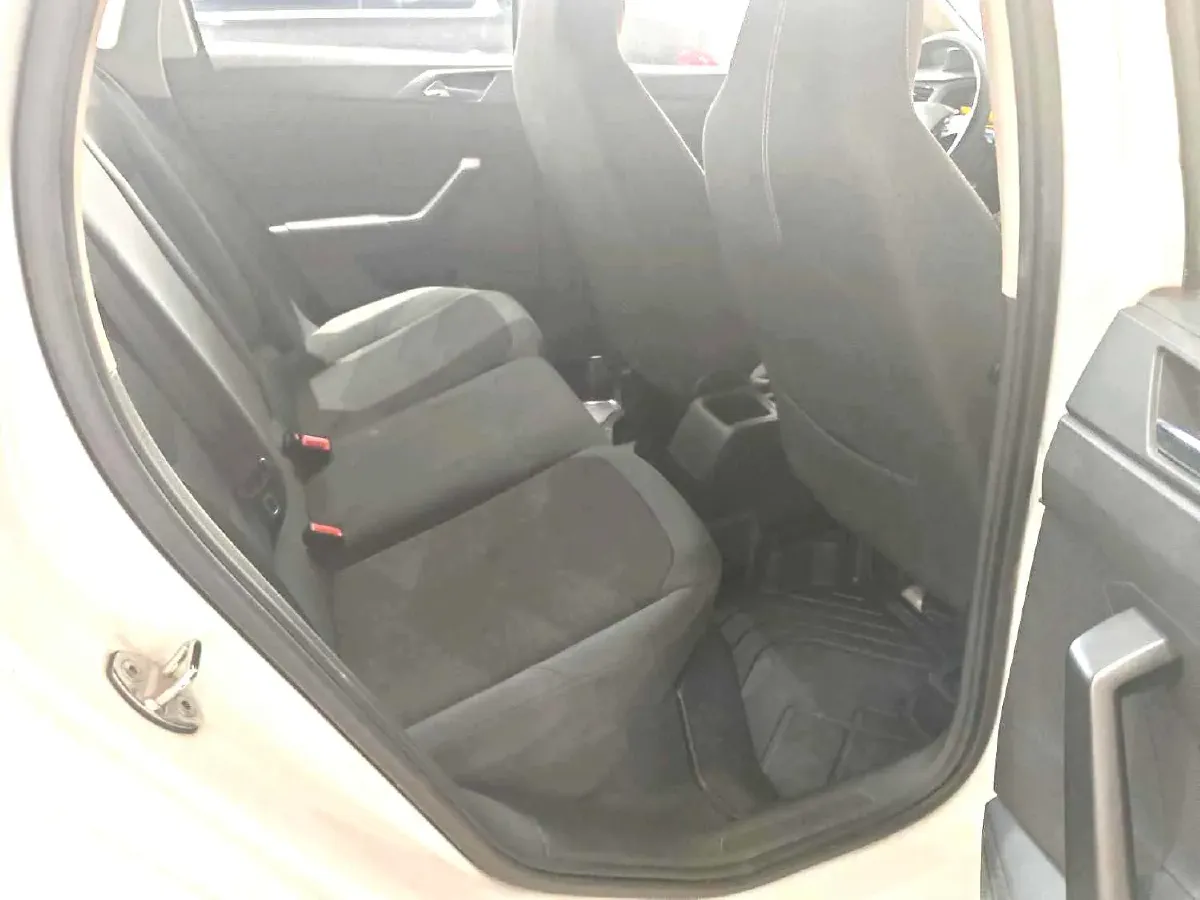 2023 Volkswagen Polo 1.5L 113HP L4 6AT,autocango,china used car exporter,china ev exporter,chinese used car exporter,chinese used ev exporter