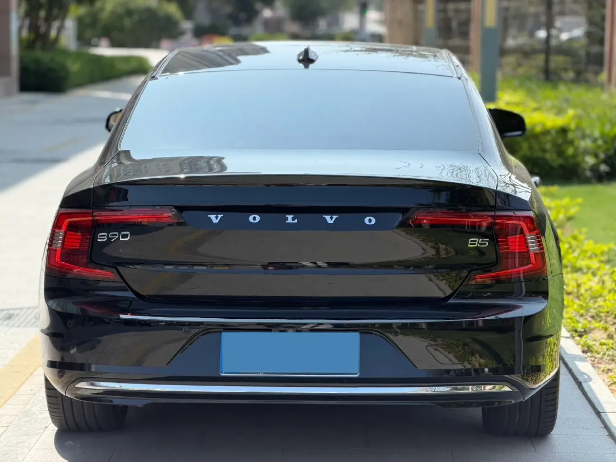 2025 Volvo S90 2.0T 250HP L4 8AT,autocango,china used car exporter,china ev exporter,chinese used car exporter,chinese used ev exporter