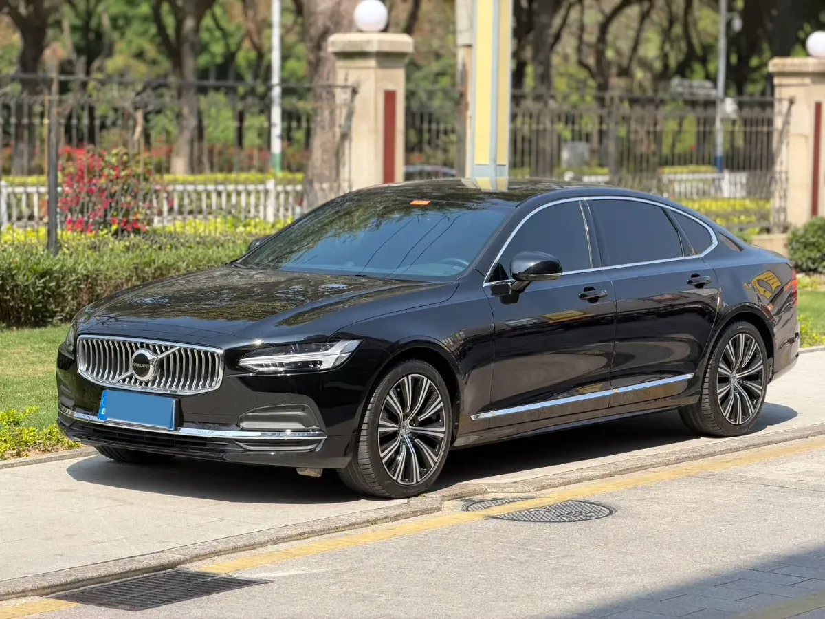 2025 Volvo S90 2.0T 250HP L4 8AT,autocango,china used car exporter,china ev exporter,chinese used car exporter,chinese used ev exporter