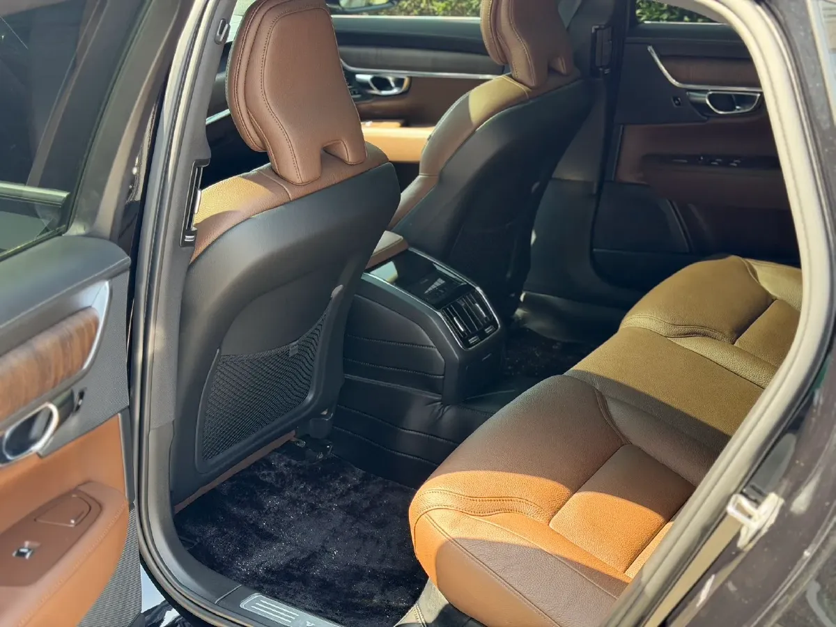 2025 Volvo S90 2.0T 250HP L4 8AT,autocango,china used car exporter,china ev exporter,chinese used car exporter,chinese used ev exporter