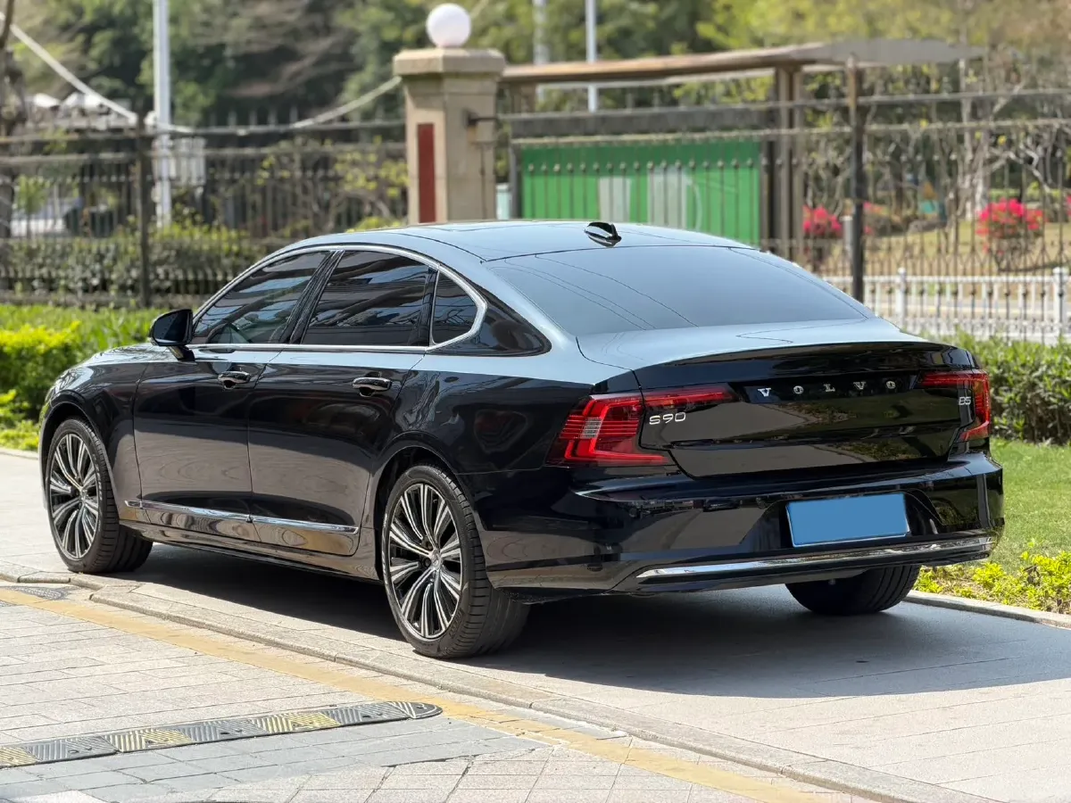 2025 Volvo S90 2.0T 250HP L4 8AT,autocango,china used car exporter,china ev exporter,chinese used car exporter,chinese used ev exporter