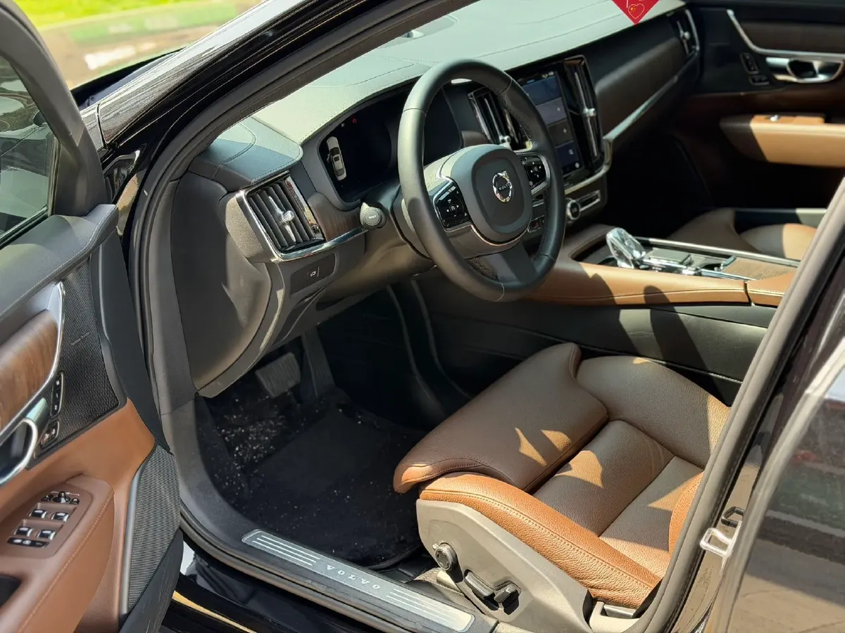 2025 Volvo S90 2.0T 250HP L4 8AT,autocango,china used car exporter,china ev exporter,chinese used car exporter,chinese used ev exporter