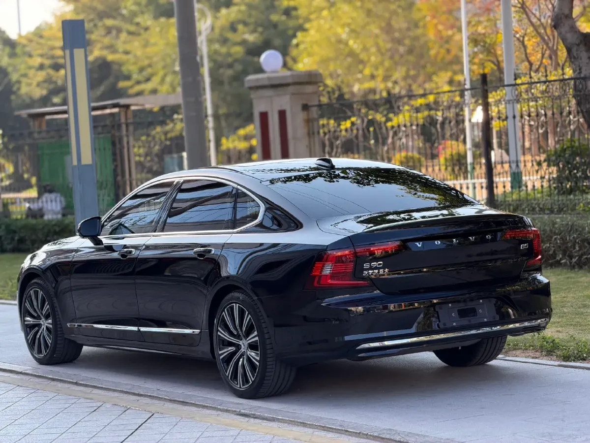 2023 Volvo S90 2.0T 250HP L4 8AT,autocango,china used car exporter,china ev exporter,chinese used car exporter,chinese used ev exporter