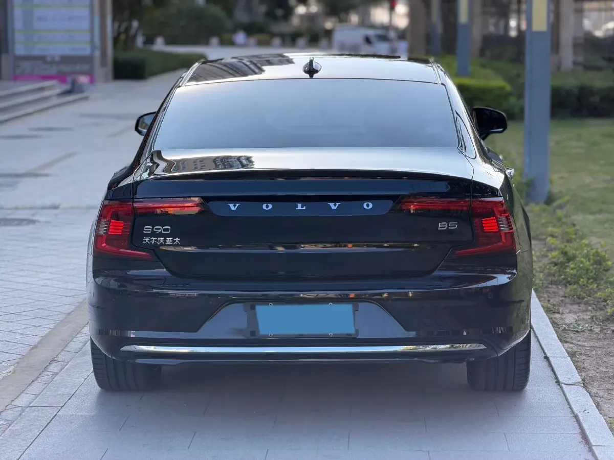 2023 Volvo S90 2.0T 250HP L4 8AT,autocango,china used car exporter,china ev exporter,chinese used car exporter,chinese used ev exporter