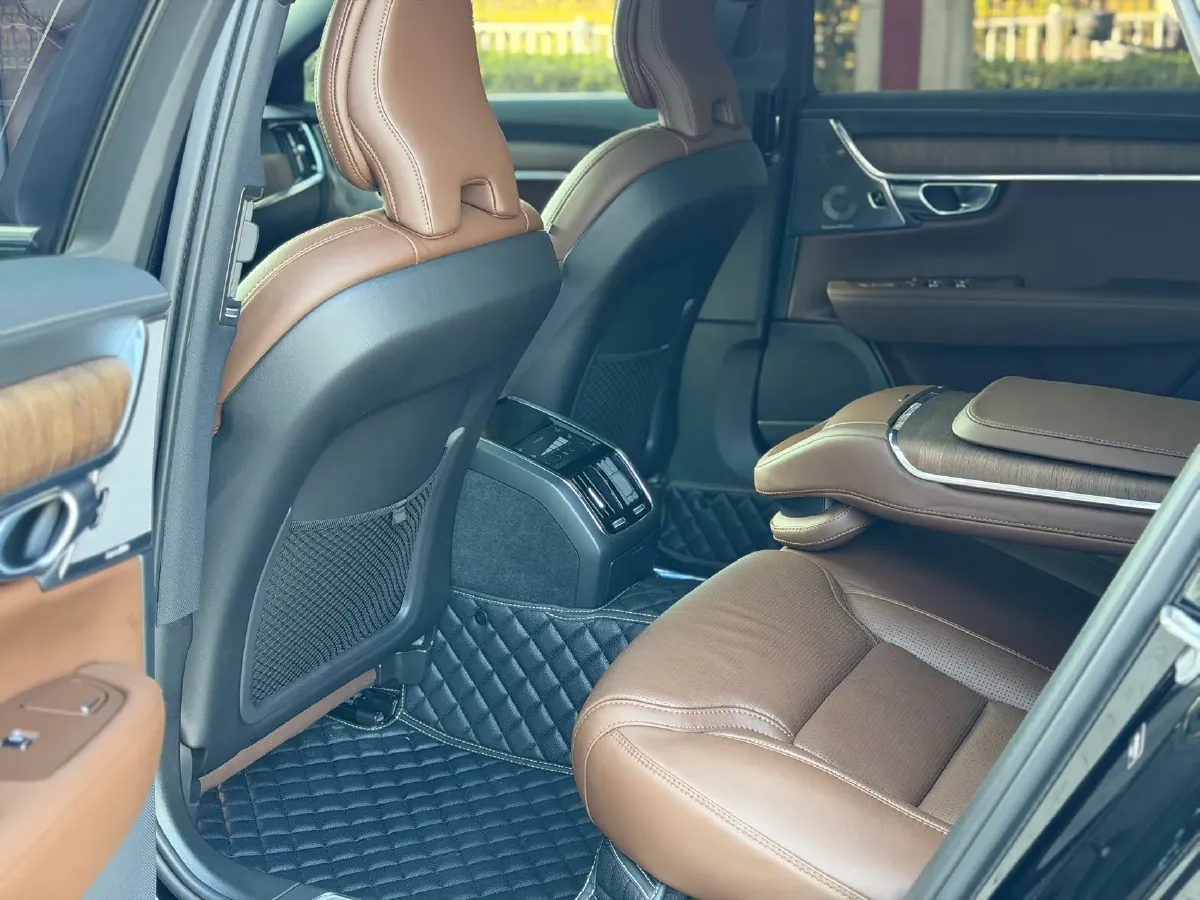 2023 Volvo S90 2.0T 250HP L4 8AT,autocango,china used car exporter,china ev exporter,chinese used car exporter,chinese used ev exporter