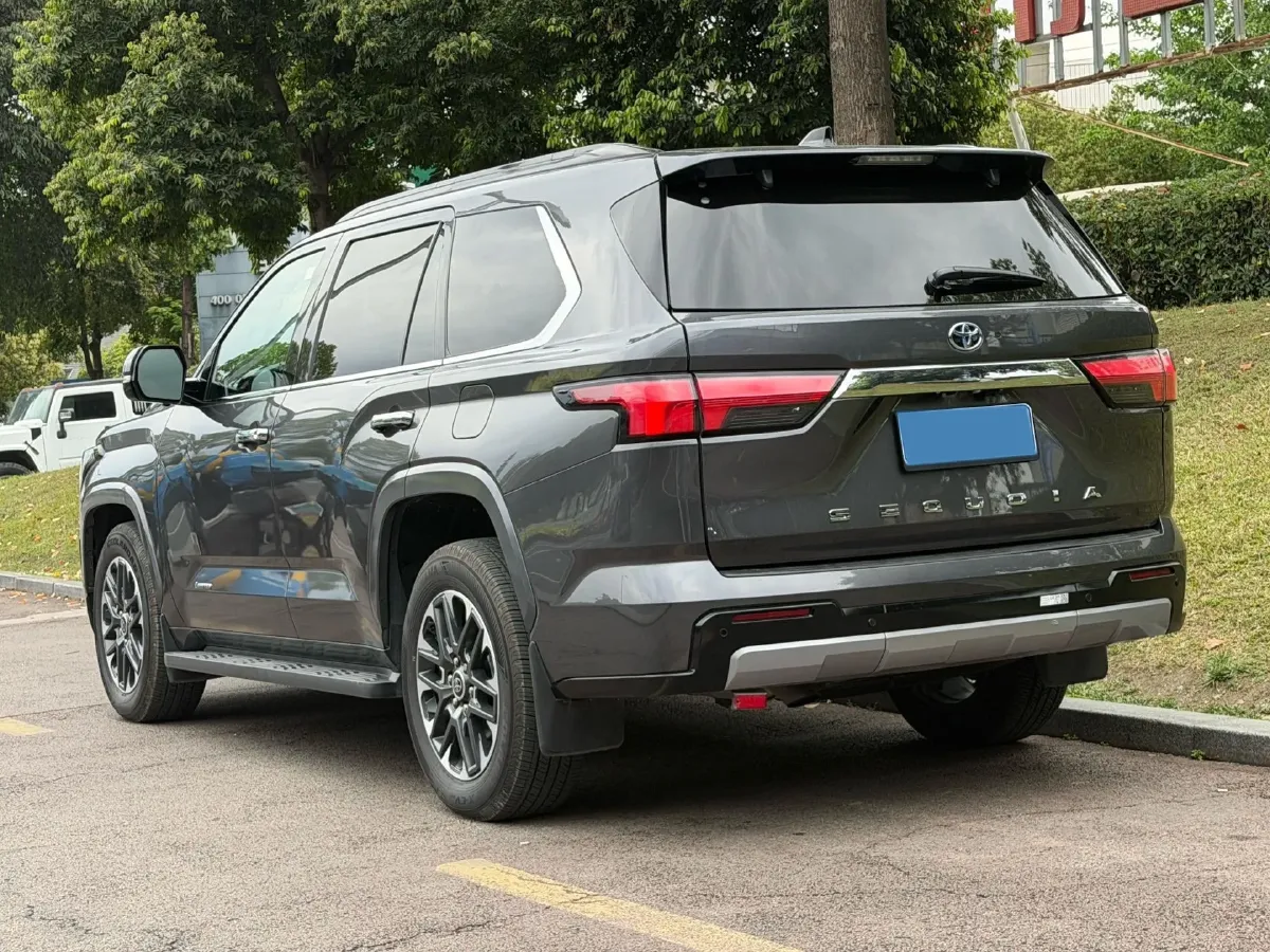 2023 HongQi H5 1.8T 197HP L4 8AT,autocango,china used car exporter,china ev exporter,chinese used car exporter,chinese used ev exporter