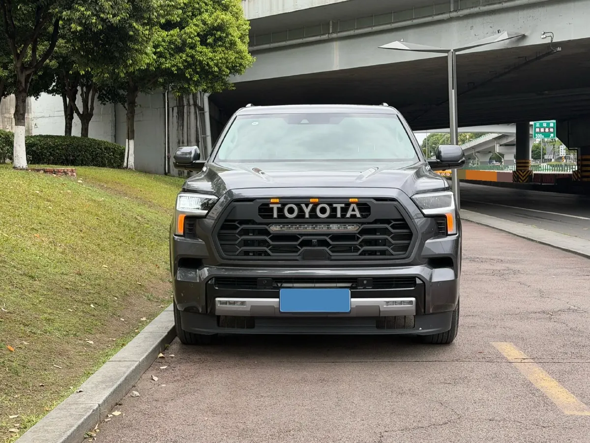 2023 HongQi H5 1.8T 197HP L4 8AT,autocango,china used car exporter,china ev exporter,chinese used car exporter,chinese used ev exporter