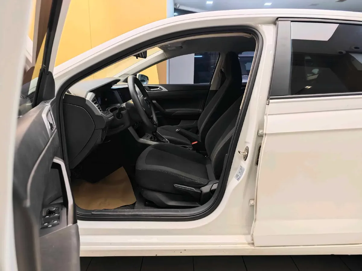 2023 Volkswagen Polo 1.5L 110HP L4 6AT,autocango,china used car exporter,china ev exporter,chinese used car exporter,chinese used ev exporter