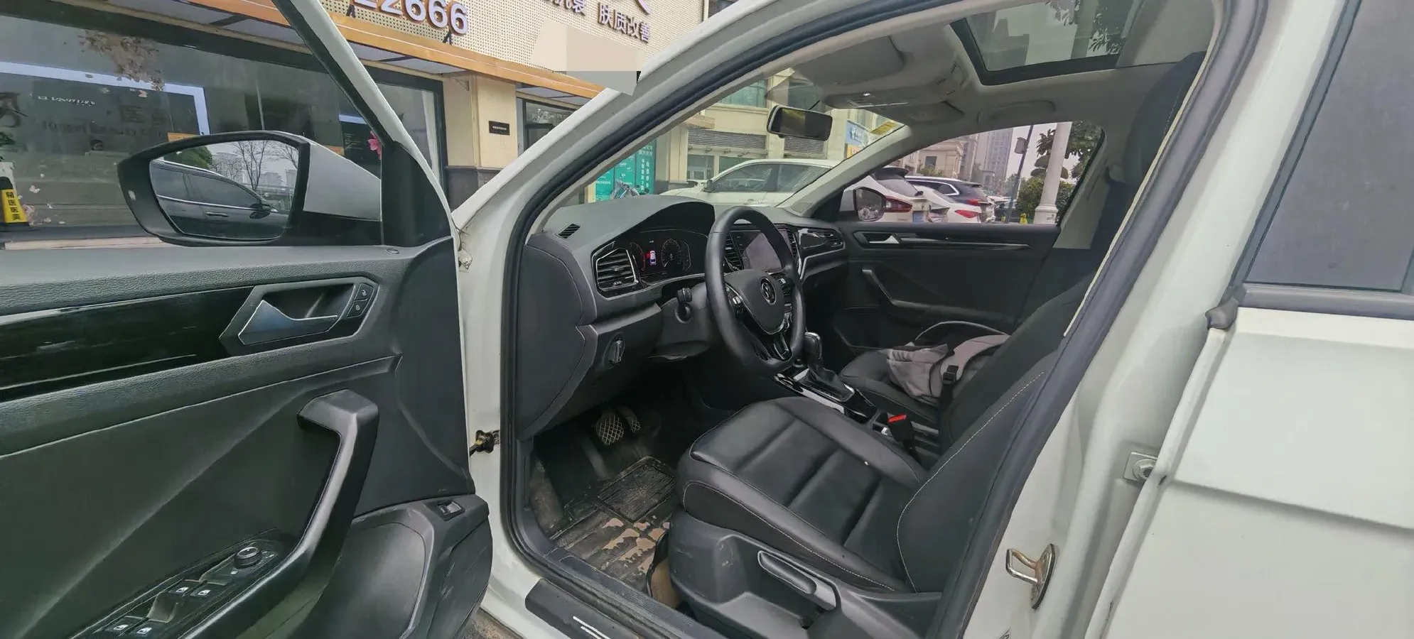 2021 Volkswagen T-Roc 1.4T 150HP L4 7DCT,autocango,china used car exporter,china ev exporter,chinese used car exporter,chinese used ev exporter