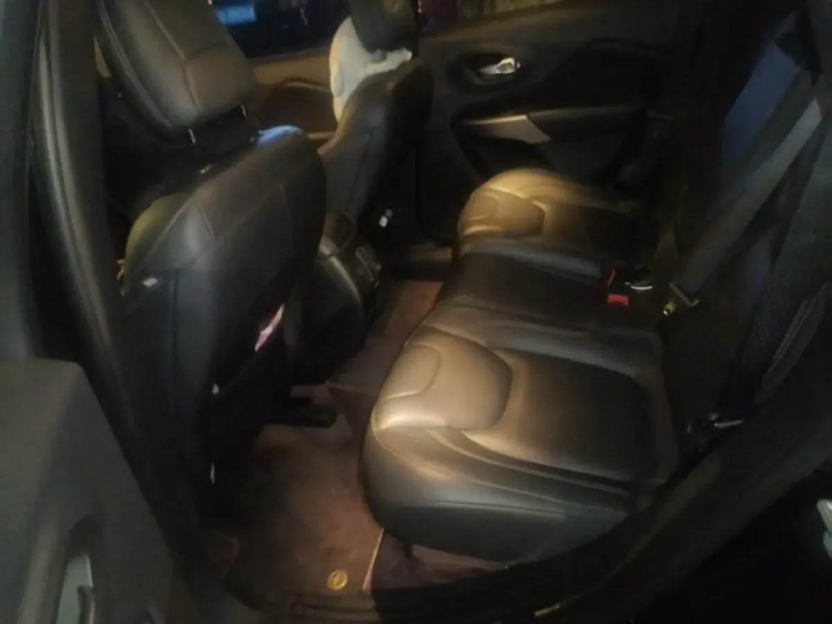 2020 Jeep Cherokee 2.0T 234HP L4 9AT,autocango,china used car exporter,china ev exporter,chinese used car exporter,chinese used ev exporter