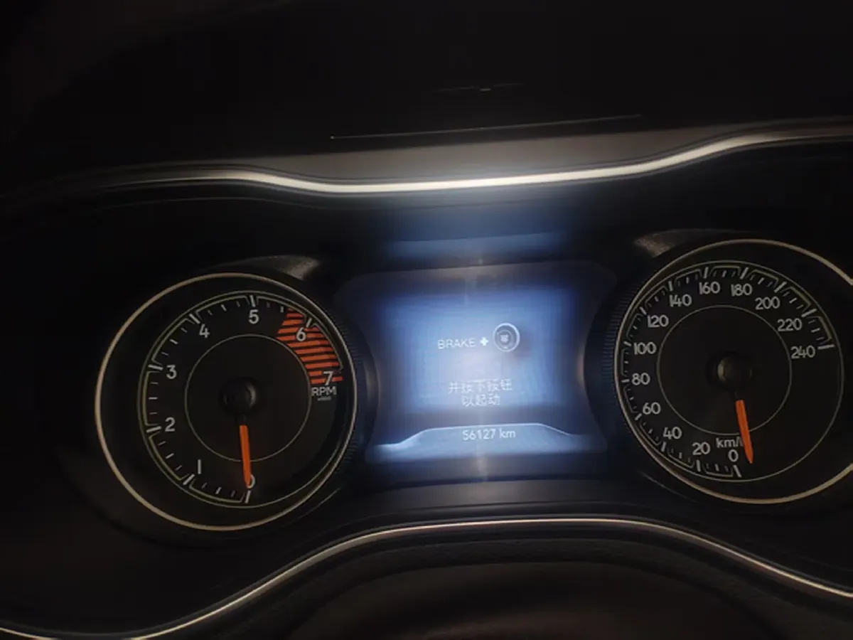 2020 Jeep Cherokee 2.0T 234HP L4 9AT,autocango,china used car exporter,china ev exporter,chinese used car exporter,chinese used ev exporter