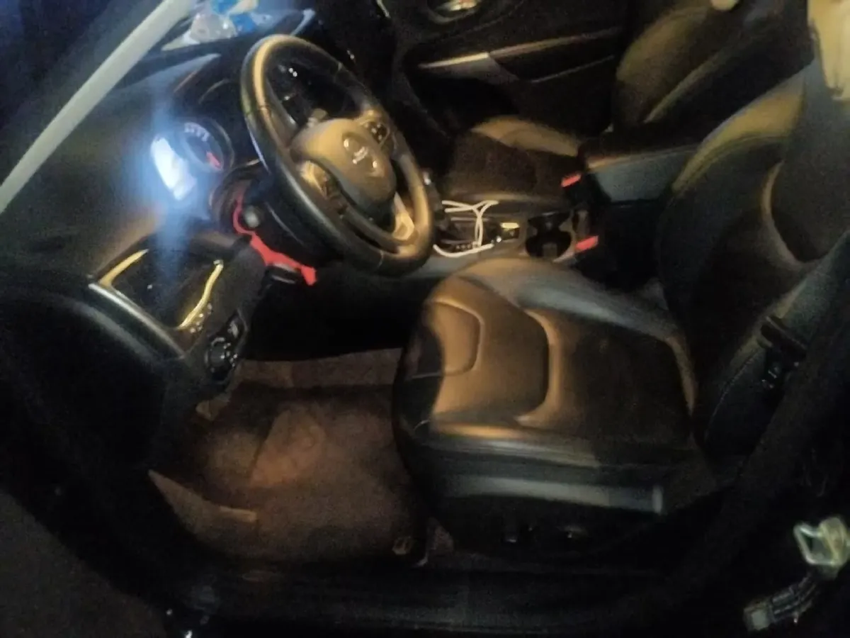 2020 Jeep Cherokee 2.0T 234HP L4 9AT,autocango,china used car exporter,china ev exporter,chinese used car exporter,chinese used ev exporter