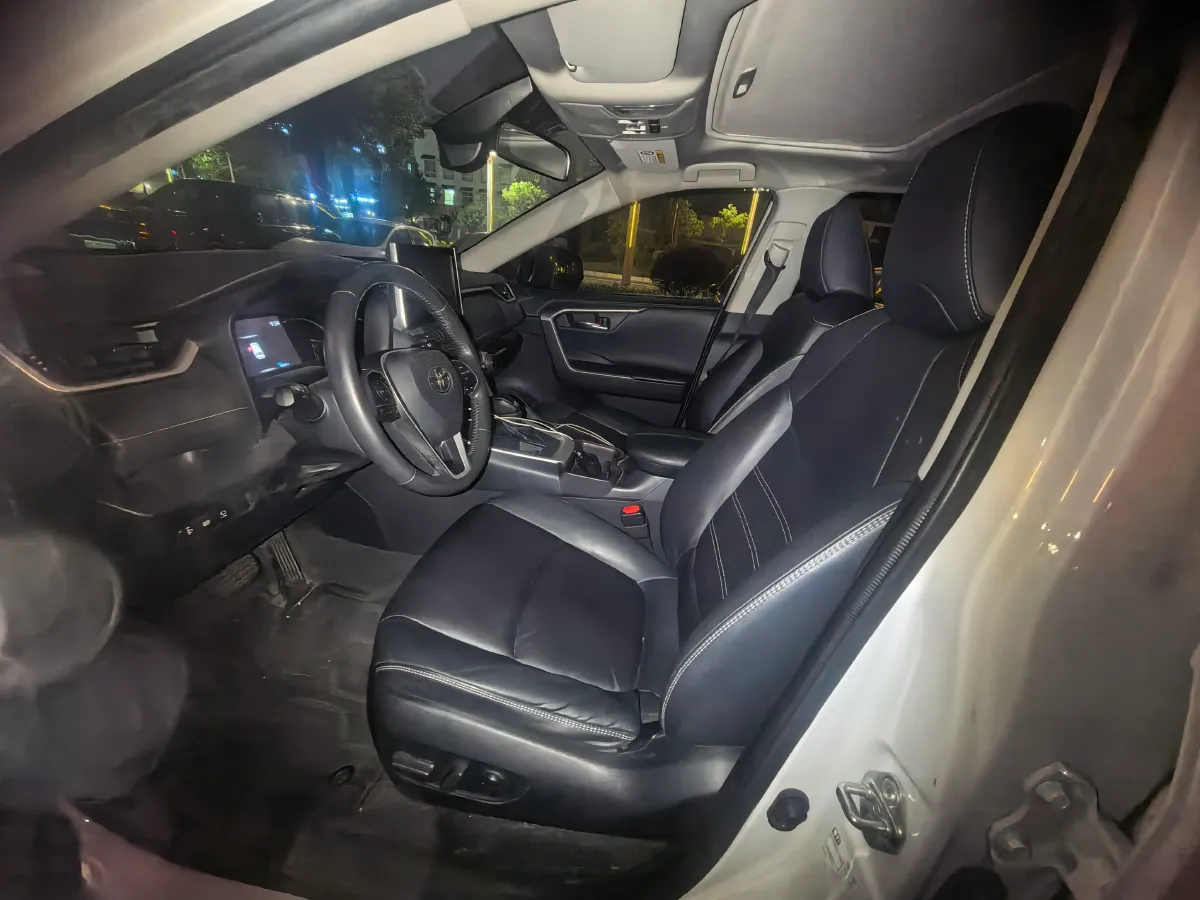 2022 Toyota RAV4 2.0L 171HP L4 CVT,autocango,china used car exporter,china ev exporter,chinese used car exporter,chinese used ev exporter