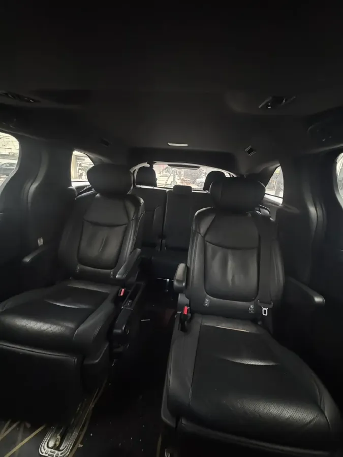 2023 Toyota Sienna 2.5L 189HP L4 E-CVT Hybrid,autocango,china used car exporter,china ev exporter,chinese used car exporter,chinese used ev exporter