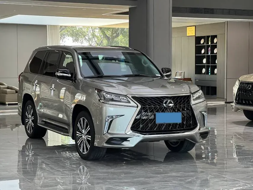 2017 Lexus LX 5.7L 367HP V8 8AT,autocango,china used car exporter,china ev exporter,chinese used car exporter,chinese used ev exporter