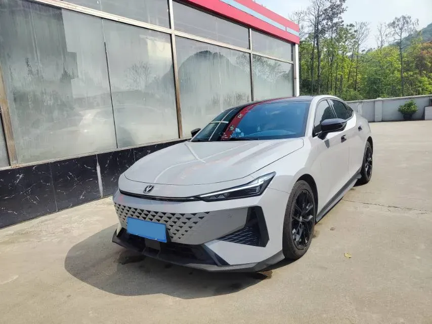 2024 ChangAn UNI-V 1.5T 188HP L4 7DCT,autocango,china used car exporter,china ev exporter,chinese used car exporter,chinese used ev exporter