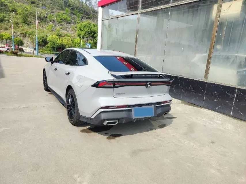 2024 ChangAn UNI-V 1.5T 188HP L4 7DCT,autocango,china used car exporter,china ev exporter,chinese used car exporter,chinese used ev exporter