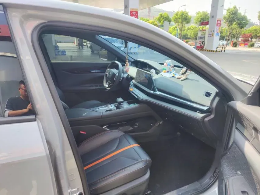 2024 ChangAn UNI-V 1.5T 188HP L4 7DCT,autocango,china used car exporter,china ev exporter,chinese used car exporter,chinese used ev exporter