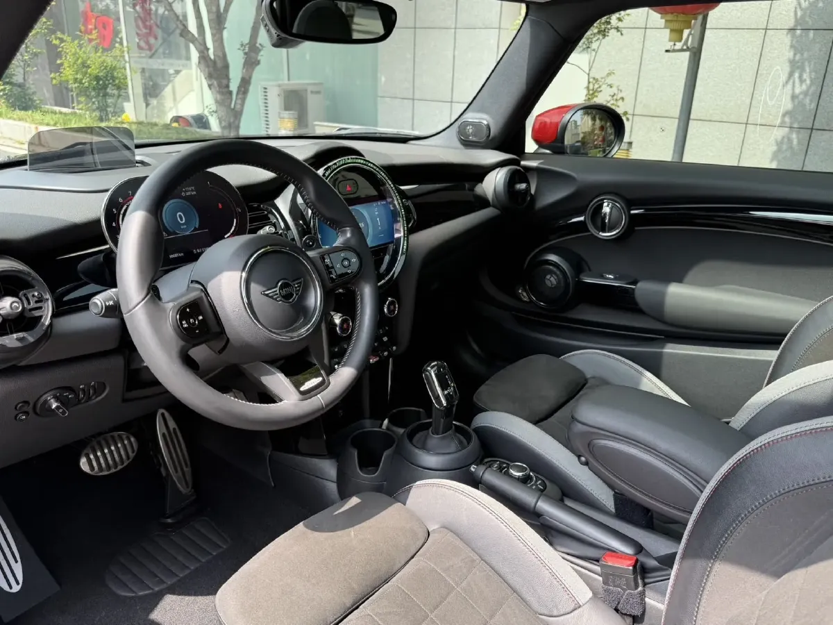 2023 MINI JCW 2.0T 231HP L4 8AT,autocango,china used car exporter,china ev exporter,chinese used car exporter,chinese used ev exporter