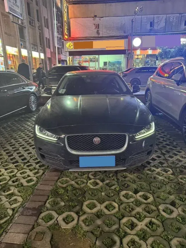 2019 Jeep Cherokee 2.0T 265HP L4 9AT,autocango,china used car exporter,china ev exporter,chinese used car exporter,chinese used ev exporter